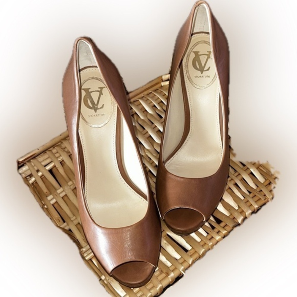 UEC Vero Cuoio Signature Brown Leather Peep-Toe Heels Size 7M/37